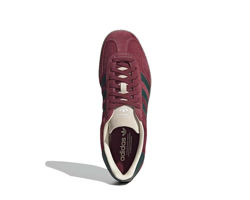 Adidas Gazelle Indoor Red Shadow détail — empiècement daim rouge et patch vert