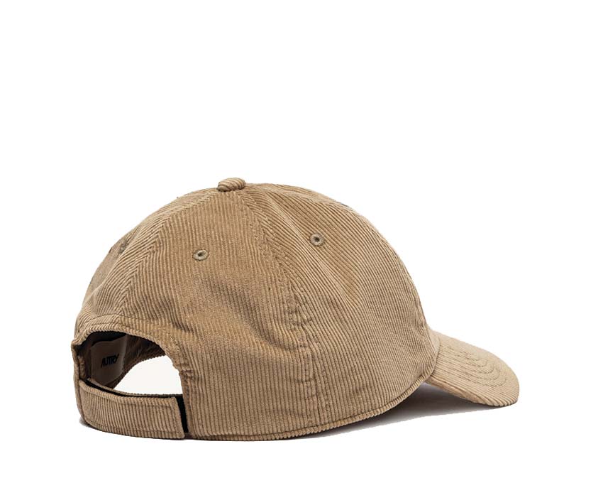 Autry Cap Logo Hellbraun Seitenansicht — Seitenansicht Premium-Baumwolle hellbraun Autry
