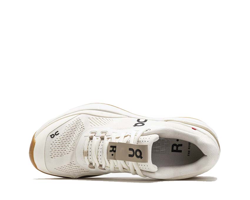 On The Roger Pro Ivory détail — tige tennis lifestyle homme