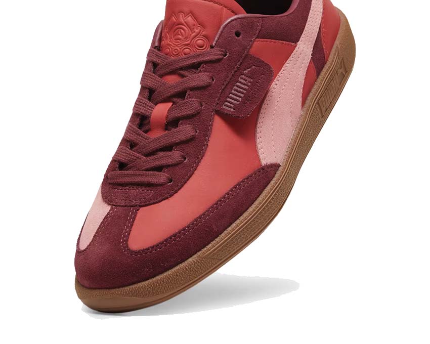 Puma Palermo Palomo Regal Red Passion Fruit dettaglio — logo Puma ricamato pastello