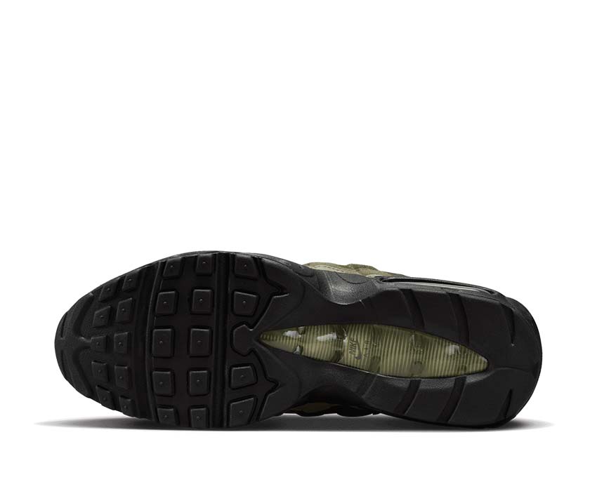 Nike Air Max 95 Black Earth Sequoia — vista tre quarti uomo