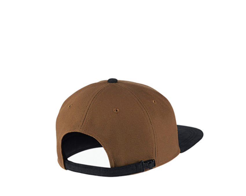 Nike X Carhartt Pro Cap détail — broderie logo avant