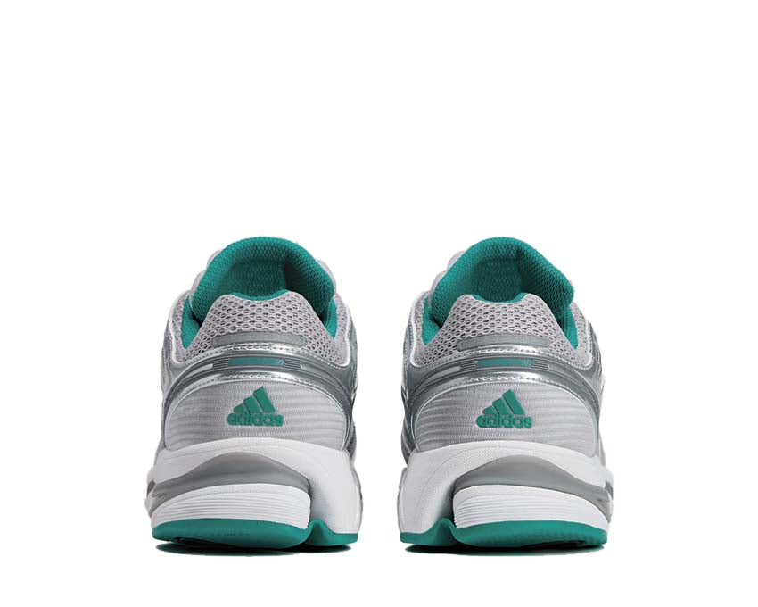 Adidas Adistar Control 5 x Sporty & Rich Weiß Detail — Sporty & Rich Stickerei