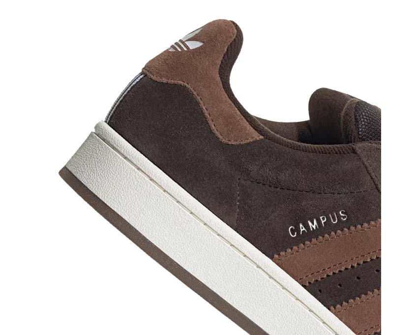 Adidas Campus 00s Dark Brown détail — tige daim brun et 3 bandes suède