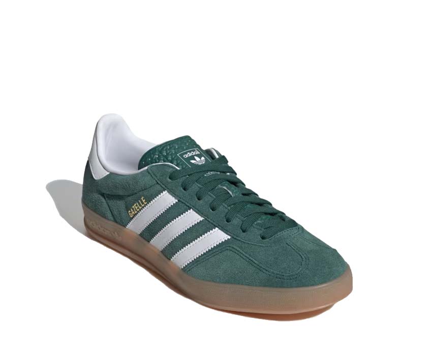 Adidas Gazelle Indoor Collegiate Green vue latérale — tige en daim ton sur ton