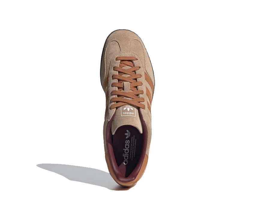 Adidas Gazelle Indoor Sandstone — vista posteriore tallone iconico