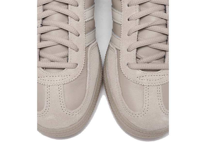 Adidas Handball Spezial Wonder Beige Seitenansicht — Schaft aus Wildleder und Leder