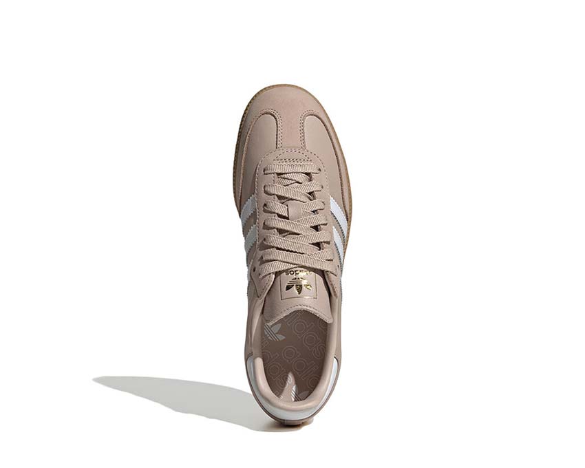 Adidas Samba OG W Wont detalle — panel gamuza y lengüeta terciopelo