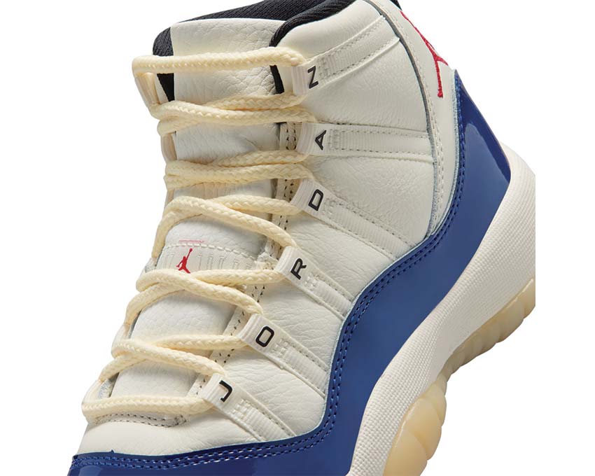 Air Jordan 11 Retro GS Rare Air bleu marine — vue latérale OG retro basketball grade school
