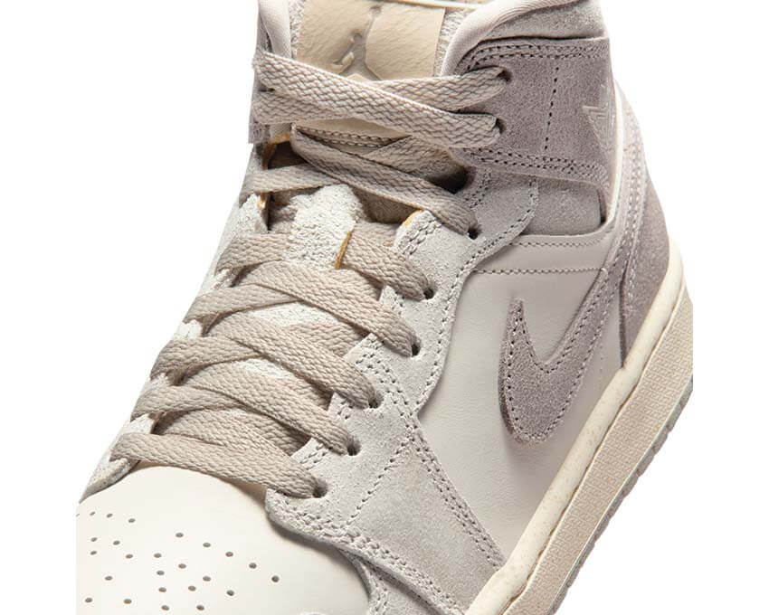 Air Jordan 1 Mid SE W Enigma Stone Gris vue latérale — sneaker femme retro basketball