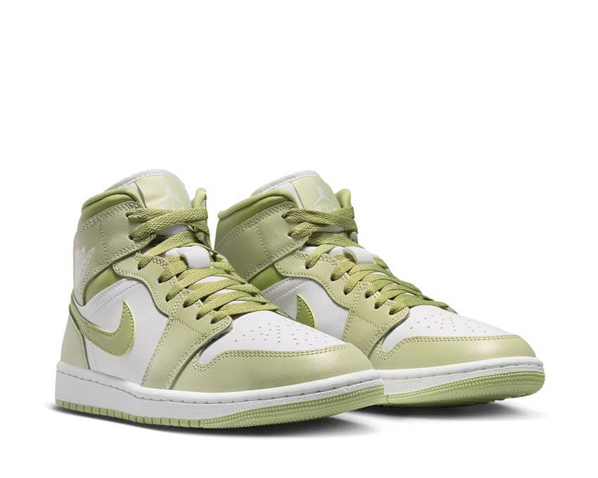 Air Jordan 1 Mid W Olive Aura — dessus chaussure olive aura femme Jordan
