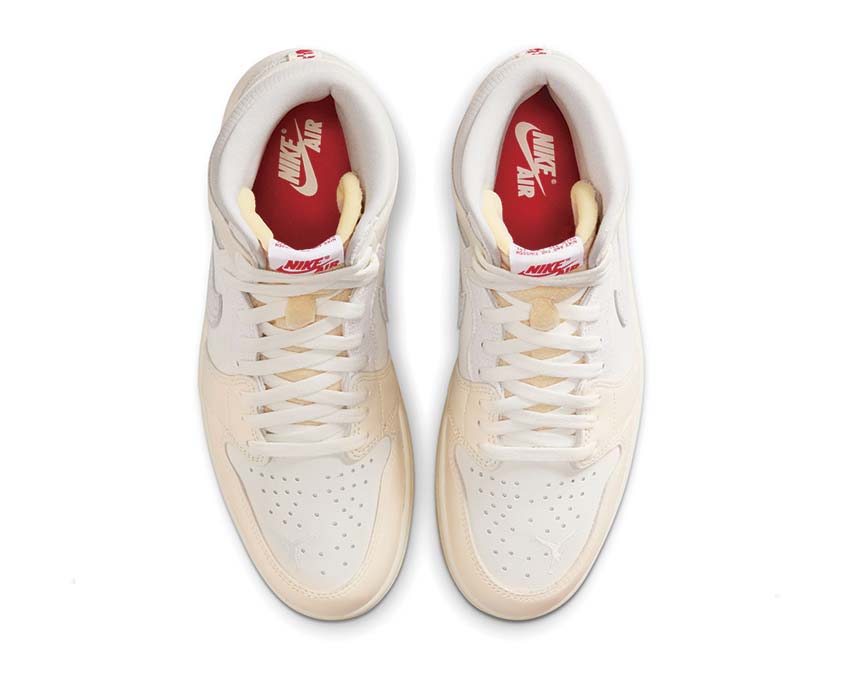 Air Jordan 1 Retro High OG Sail — vue trois quarts coloris sail blanc Jordan 1