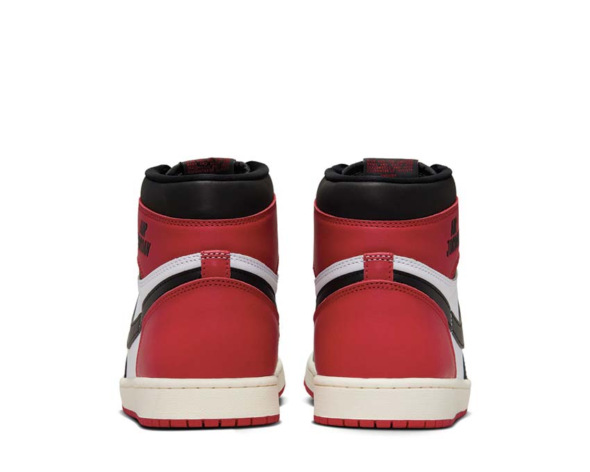 Air Jordan 1 Retro High OG Black Toe détail — tige cuir noir rouge OG
