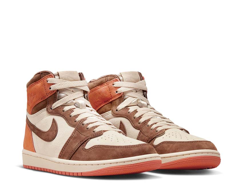 Jordan Air Jordan 1 Retro High SP W Cacao Wow Sanddrift vista laterale — pelle naturale