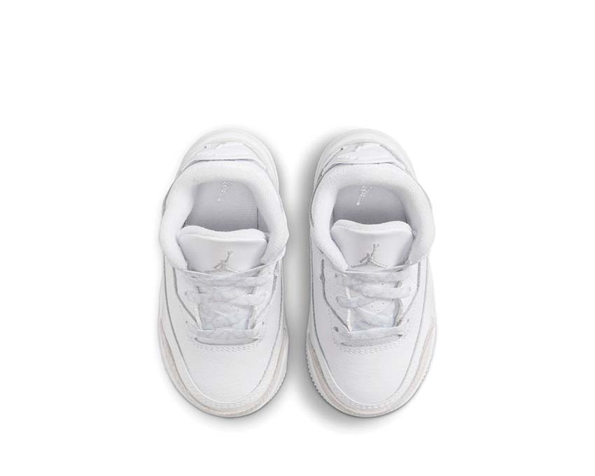 Air Jordan 3 Retro TD Pure Money — vista tres cuartos blanco metálico Jordan 3 TD