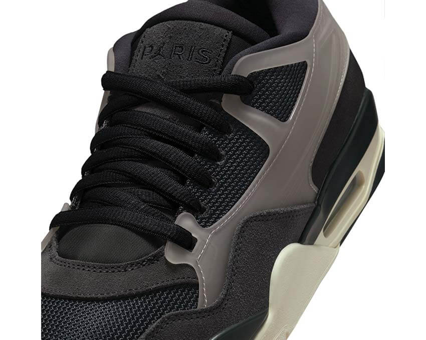Air Jordan 4 RM PSG Off Noir Seitenansicht — schwarzes Mesh-Obermaterial PSG Jordan 4