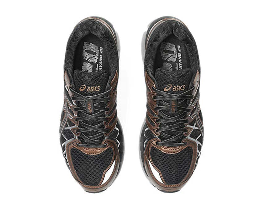 Asics Gel Kayano 20 Reddish Brown Detail — Kunstleder und Mesh-Konstruktion