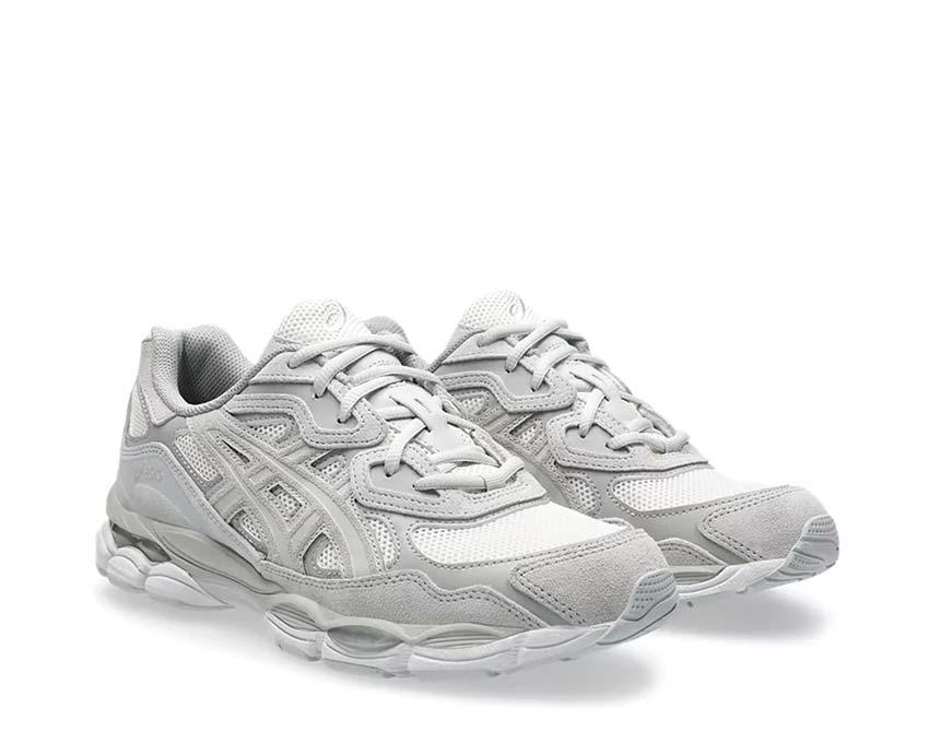 Asics Gel NYC Cream/Cloud Grey vue latérale — tige mesh et cuir vintage