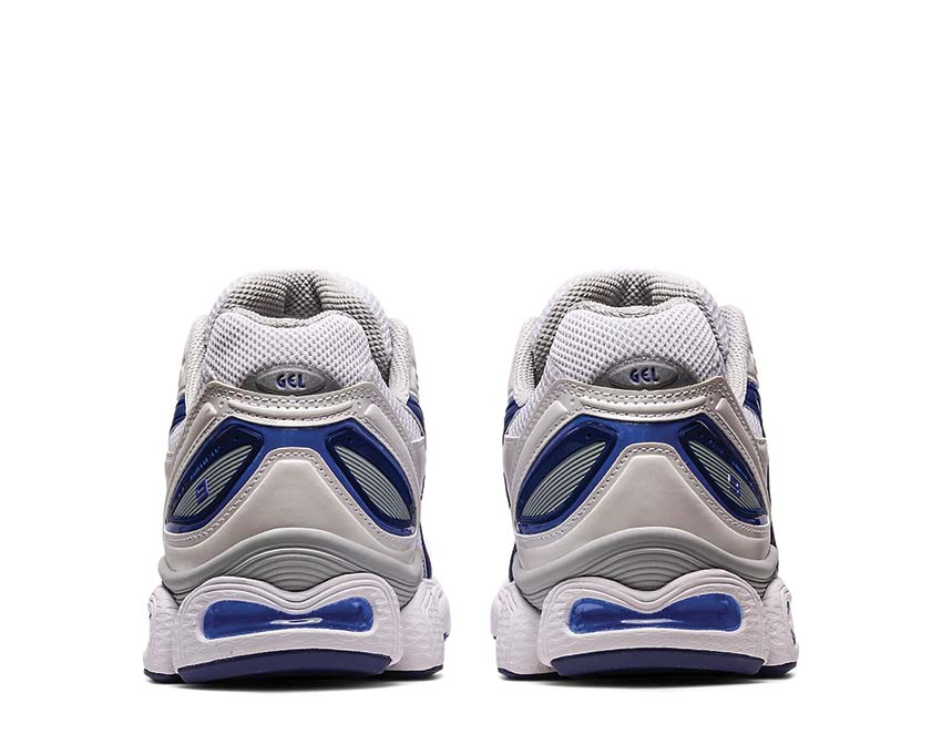 Asics Gel Nimbus 9 White/Indigo Blue détail — mesh et overlay vintage