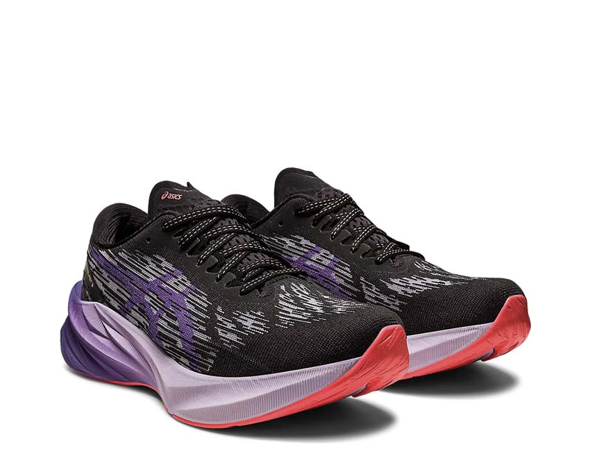 Asics Novablast 3 W Black/Dusty Purple vue latérale — tige mesh légère femme