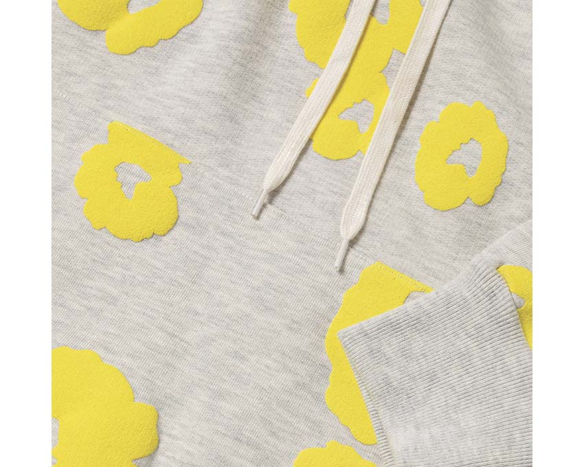 Autry Flowers Hoodie Grau Gelb getragen — Autry Hoodie Streetwear Lifestyle Premium