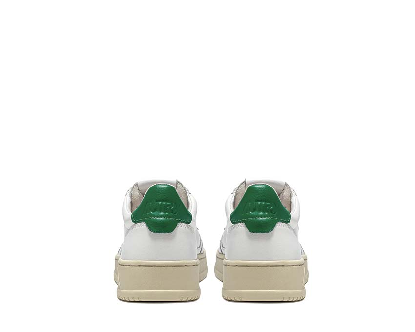 Autry Medalist Low White Green detail — Autry logo white green leather Medalist