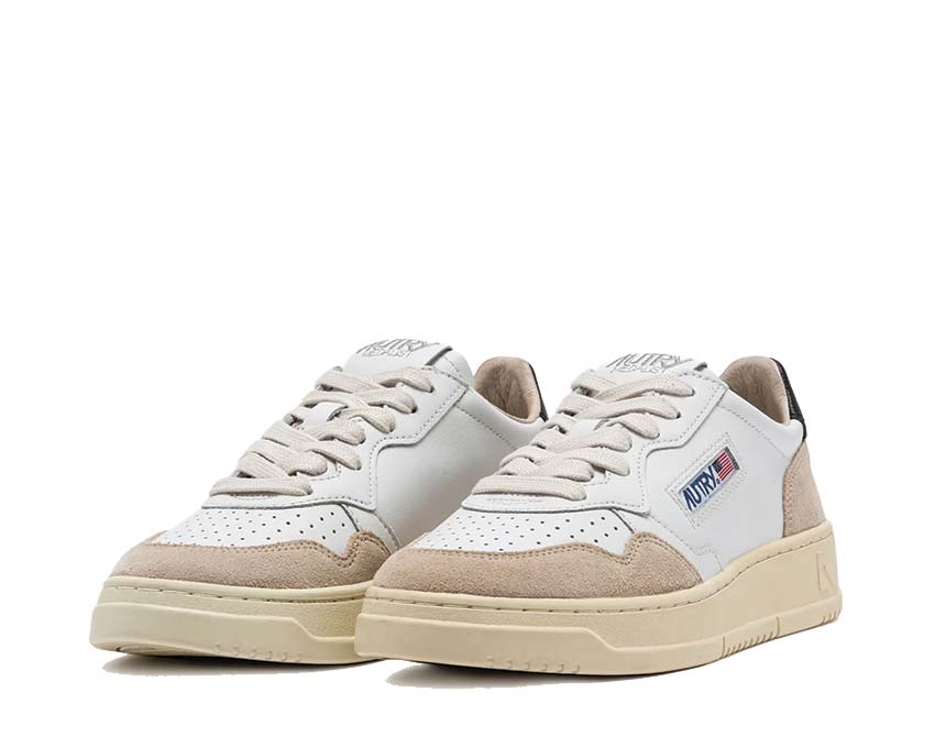 Autry Medalist Low Suede Noir semelle — semelle vulcanisée blanche Suede Black homme
