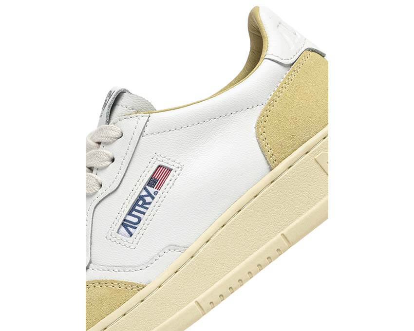 Autry Medalist Low Straw vue latérale — cuir paille beige Medalist Low femme