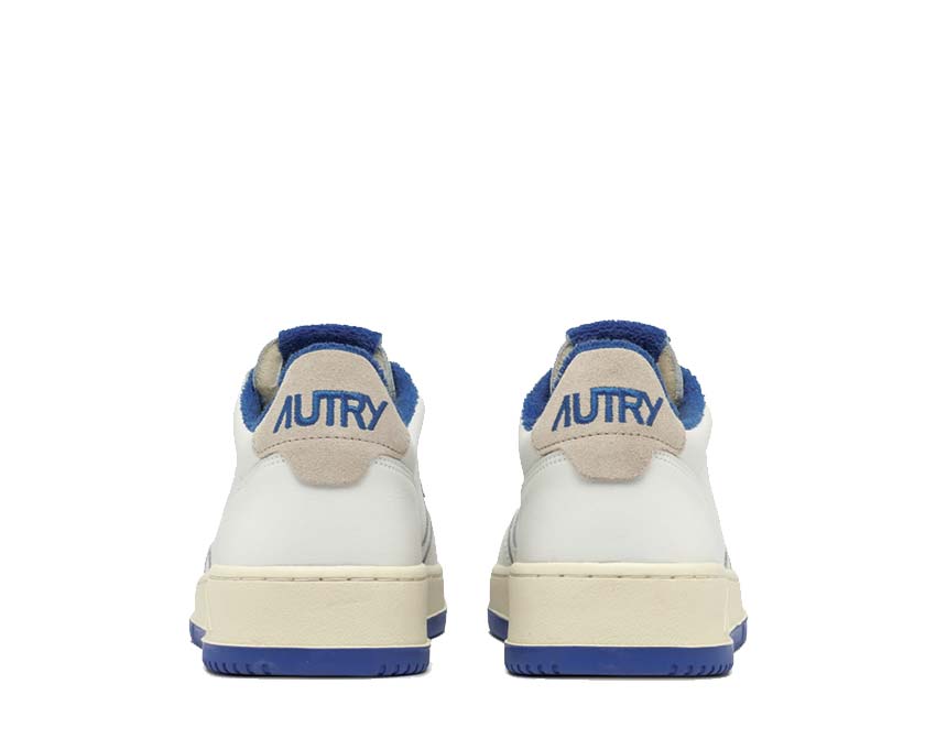 Autry Medalist Low Virgin Sponge White Peach détail — empiècements colorés