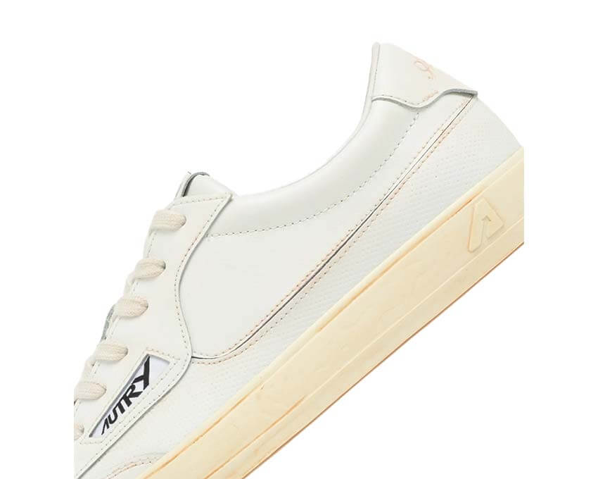 Autry Windscape Low Super Vintage Blanc vue — cuir blanc vintage Windscape Low
