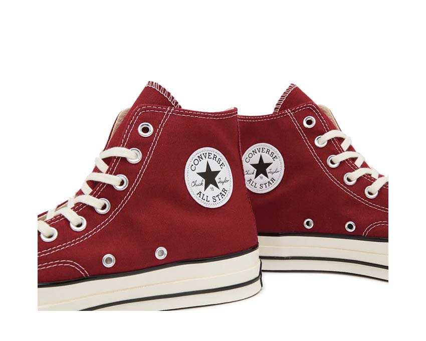 Converse Chuck 70 Classic Hi Red Egret vue latérale — toile rouge et crème