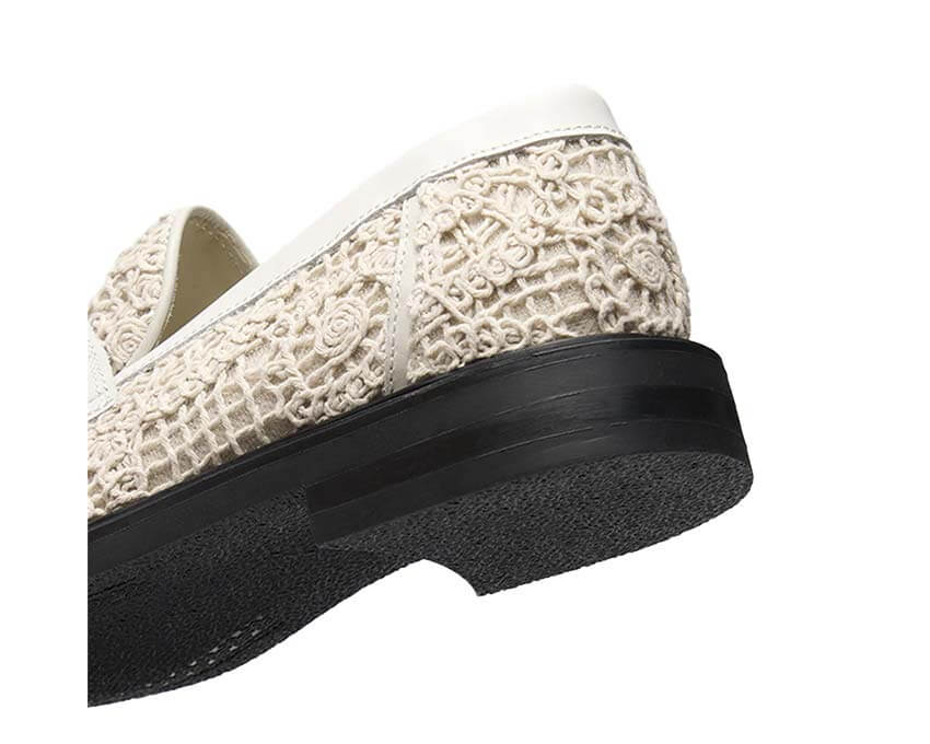 Filling Pieces Loafer Crochet White Seitenansicht — einzigartige Häkeltextur