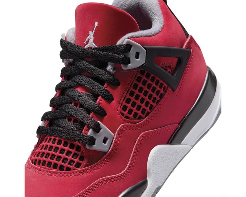 Jordan 4 Retro PS Toro Bravo Seitenansicht — Leder Rot Cement Grey Jordan 4 Kinder