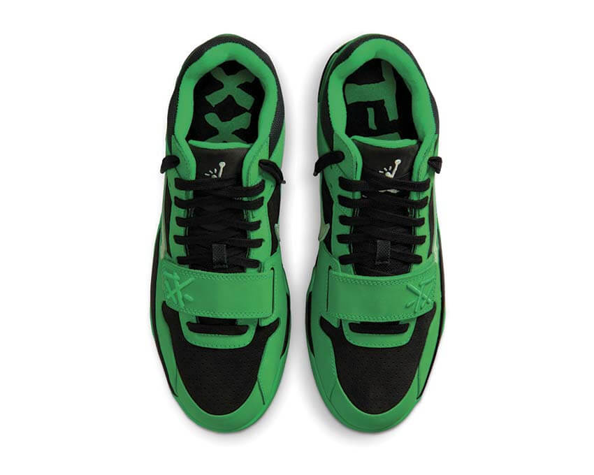 Jordan CJ1 T-Rexx x Travis Scott Green Spark — vue trois quarts Travis Scott