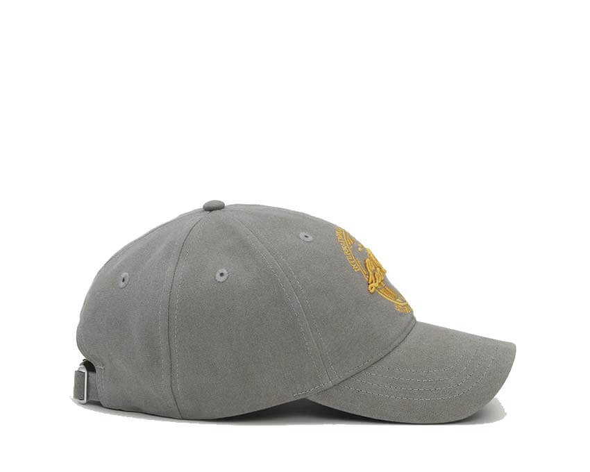 Les Deux Globe Logo Dad Cap détail — broderie logo globe et bouton