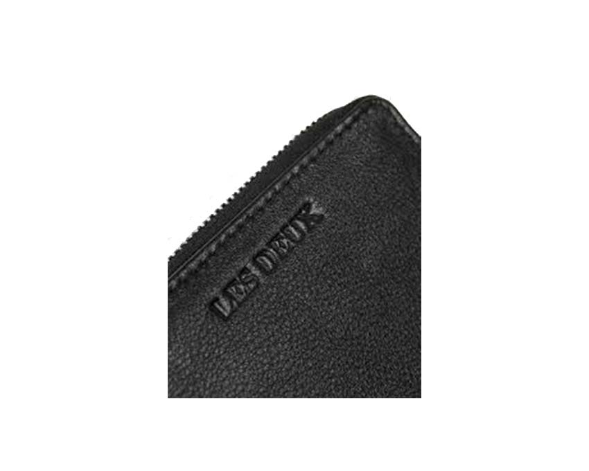 Les Deux Leather Zip Wallet Black detalle — compartimentos tarjeta