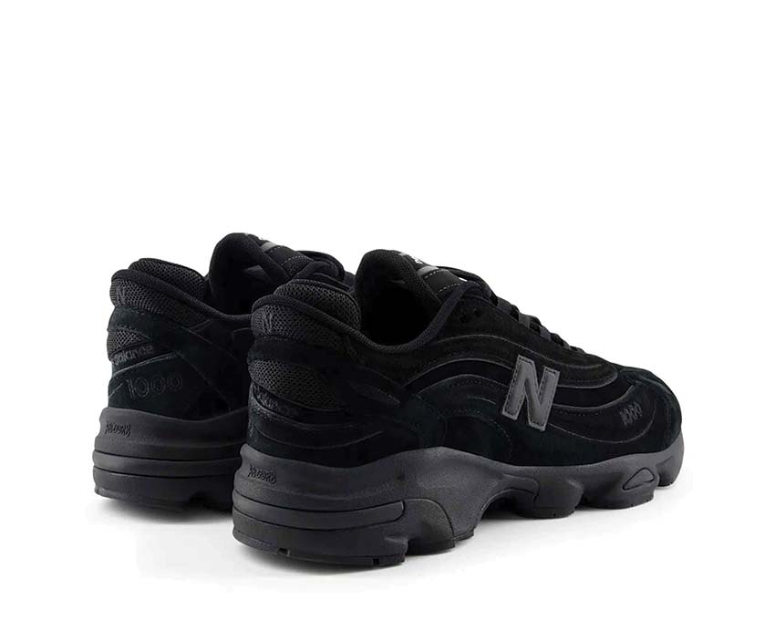 New Balance 1000 Black — vista frontal colorway negro monocromo