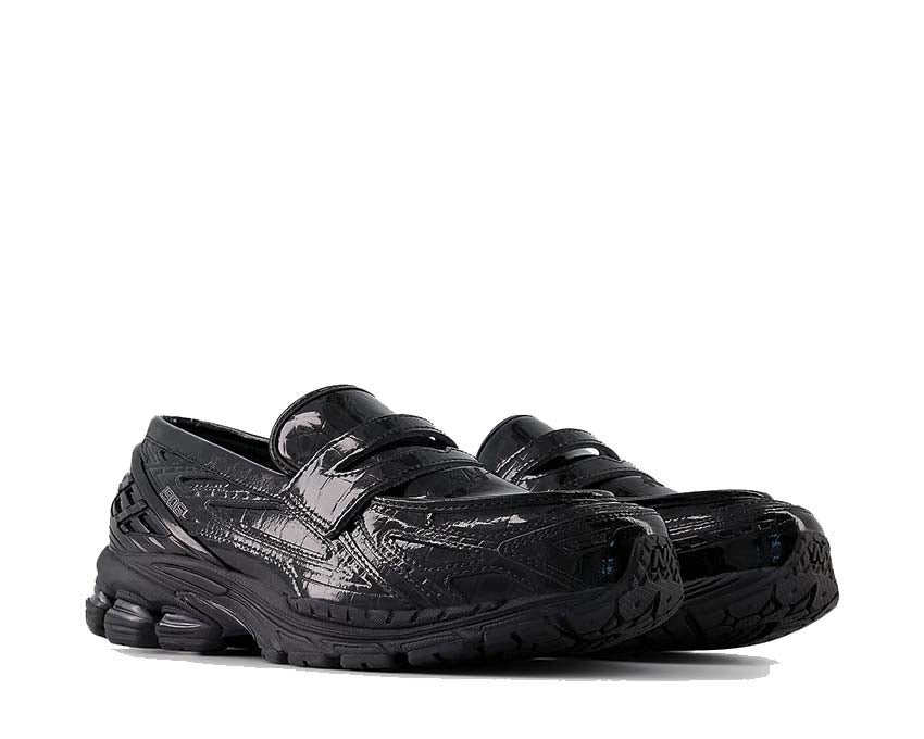 New Balance 1906L Black Seitenansicht — Lederprofil