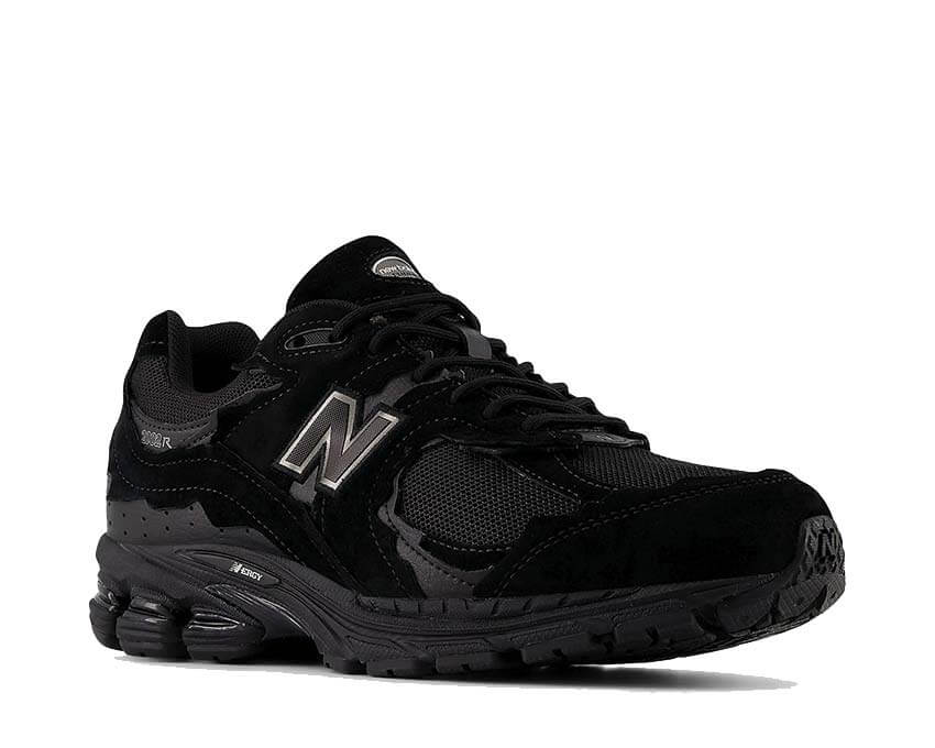 New Balance 2002 GORE-TEX Black vue latérale — membrane GORE-TEX noire waterproof