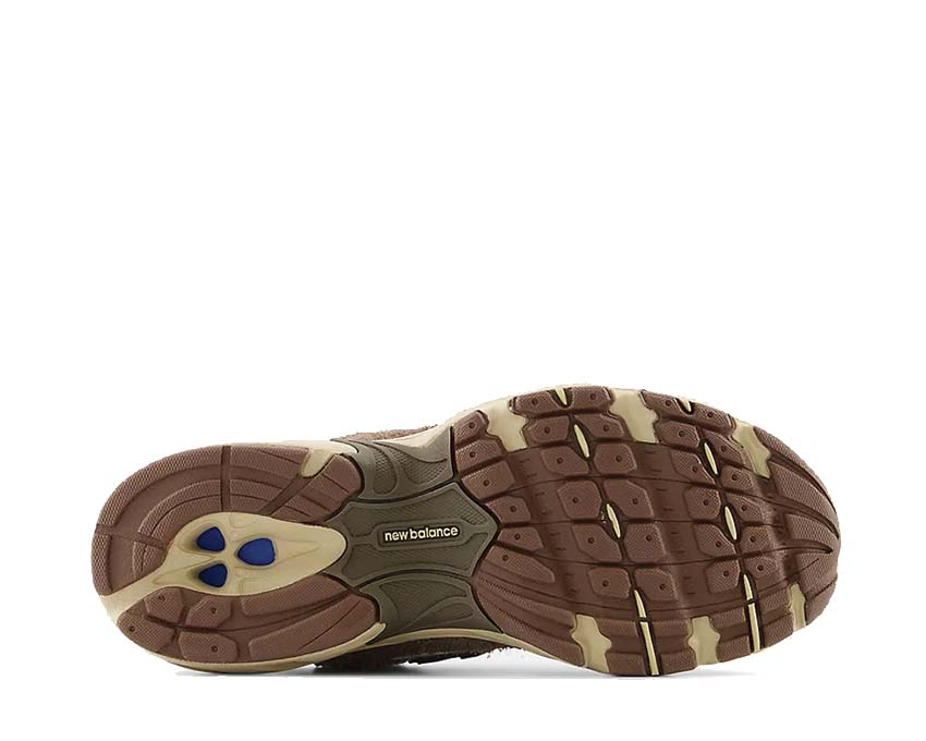 New Balance 530 Dark Mushroom Incense Linen dettaglio — palette colori naturale scuro