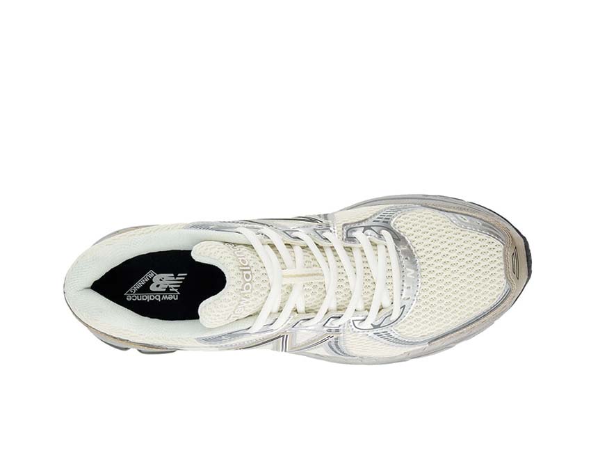 New Balance 860v2 Sea Salt Gold Metallic suela — suela trail con tacos