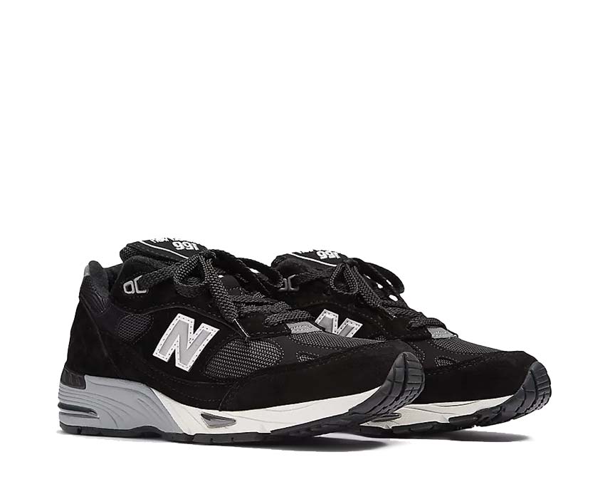 New Balance 991 Made in UK Black Silver lateral view — premium leather Made in UK