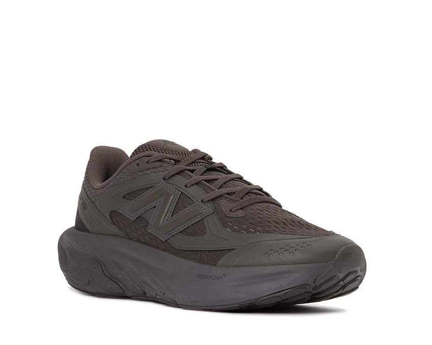 New Balance Fresh Foam Trainer Black Cement vue latérale — tige mesh technique