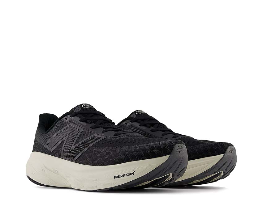 New Balance Fresh Foam X 1080 v14 Black vue latérale — upper Hypoknit