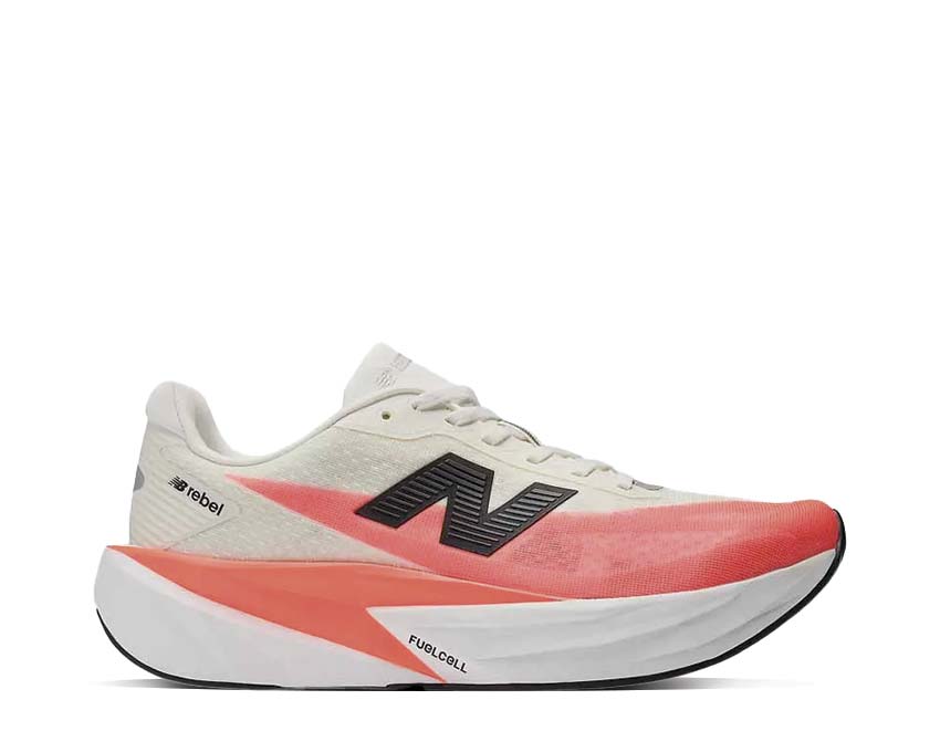 New Balance FuelCell Rebel v5 Urgent Red/White — dynamischer farbiger Laufschuh