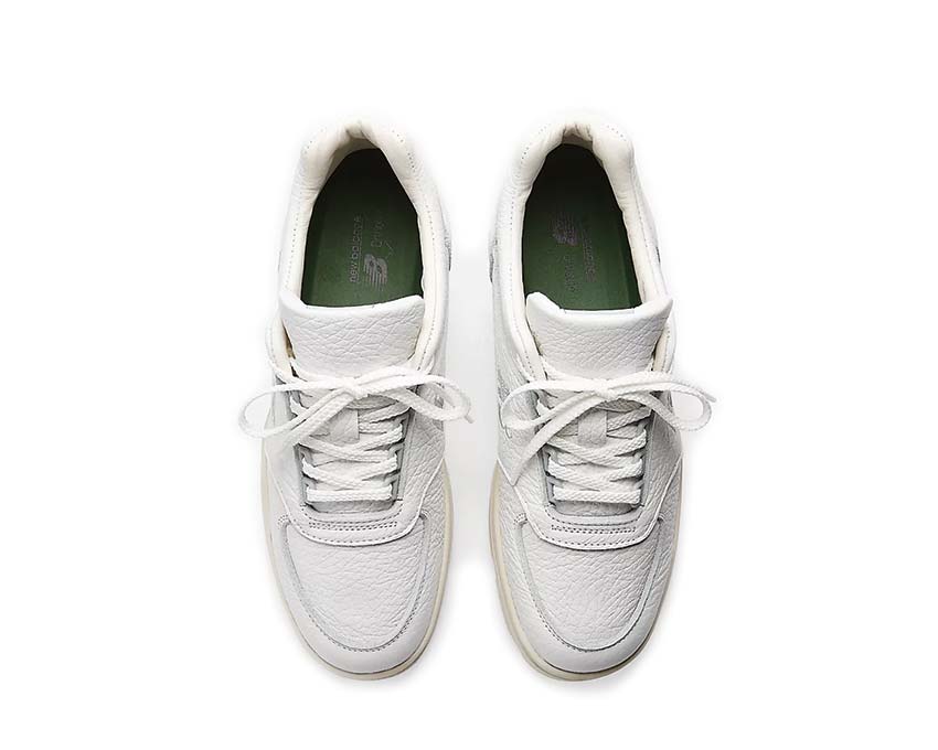 New Balance Allerdale White détail — broderie MADE IN UK talon