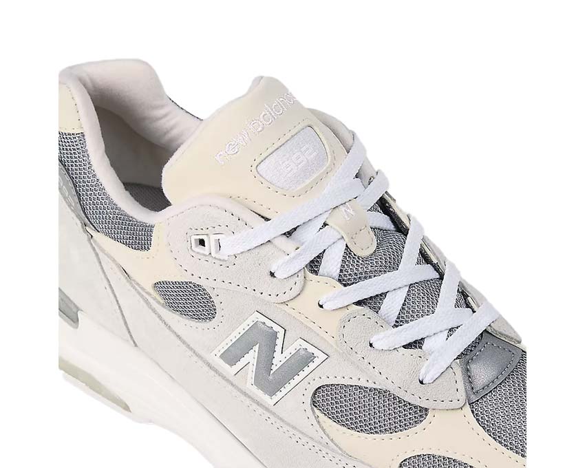 New Balance 992 Core White vue latérale — tige multimatière blanc et argent Made in USA