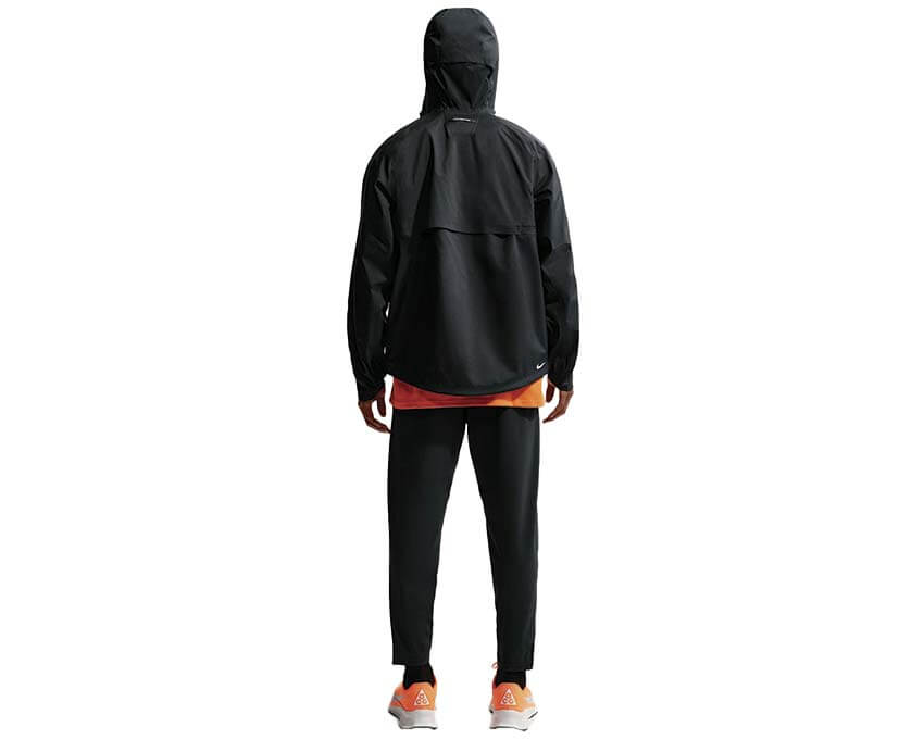 Nike ACG Cosmic Peaks Storm-FIT Trail Jacket détail — tissu coupe-vent imperméable ACG
