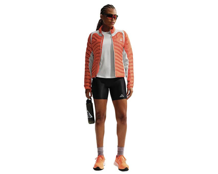 Nike ACG Lava Loft W Safety Orange vue dos — veste femme outdoor orange isolée ACG