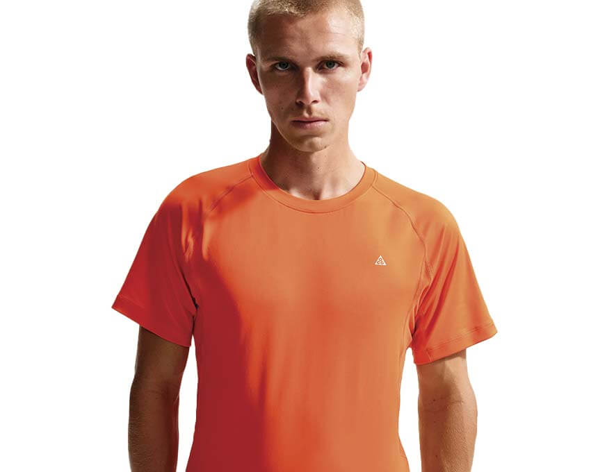 Nike ACG Wildsee Tee Naranja — camiseta hombre outdoor trail